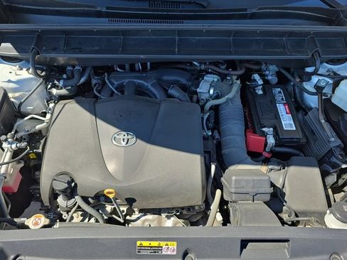 Used 2020 Toyota Highlander XLE AWD/4WD image 35