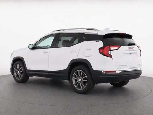 Used 2024 GMC Terrain SLT AWD/4WD image 5