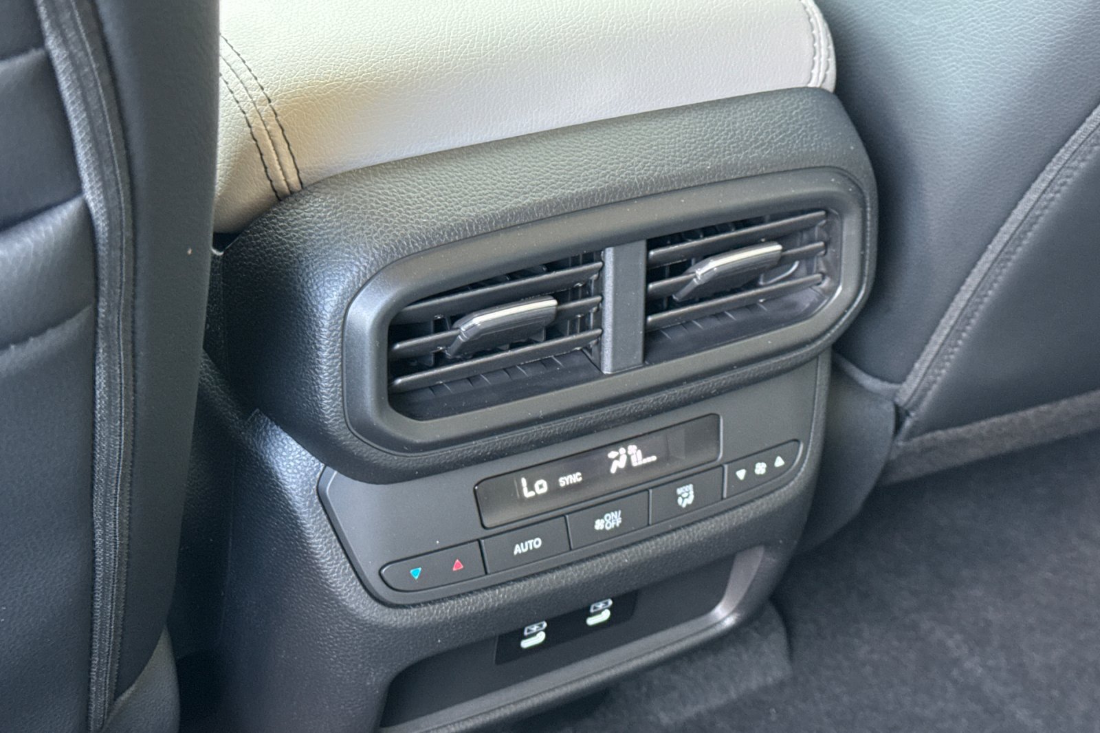 New 2026 Honda Pilot Touring image 13