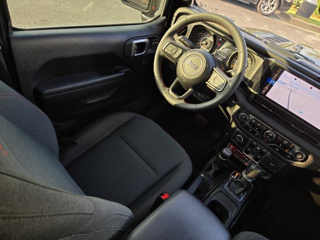 Used 2024 Jeep Gladiator Rubicon w/ Technology Group AWD/4WD image 22