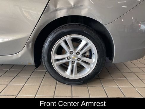Used 2017 Chevrolet Cruze LT FWD image 21