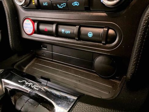 Used 2017 Ford Mustang Coupe RWD image 30