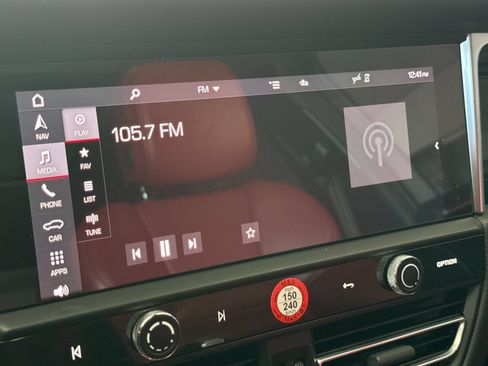Certified 2023 Porsche Macan Turbo AWD/4WD image 19