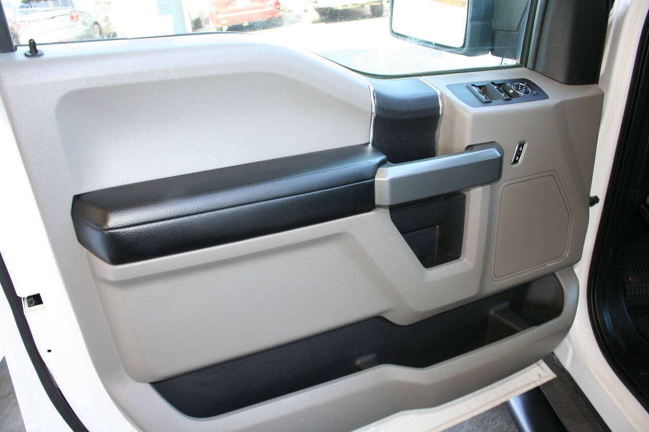 Used 2016 Ford F150 XLT AWD/4WD image 15