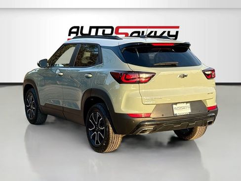 Used 2025 Chevrolet TrailBlazer ACTIV w/ Convenience Package image 5