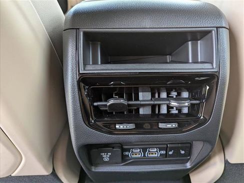 New 2025 Jeep Grand Cherokee Limited image 18