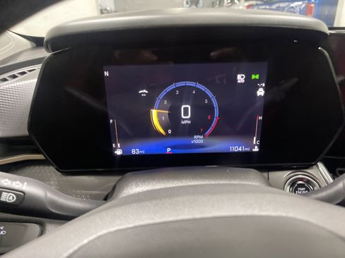 Used 2025 Chevrolet Trax ACTIV w/ Sunroof Package image 31