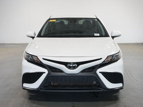 Used 2023 Toyota Camry SE w/ Convenience Package FWD image 2