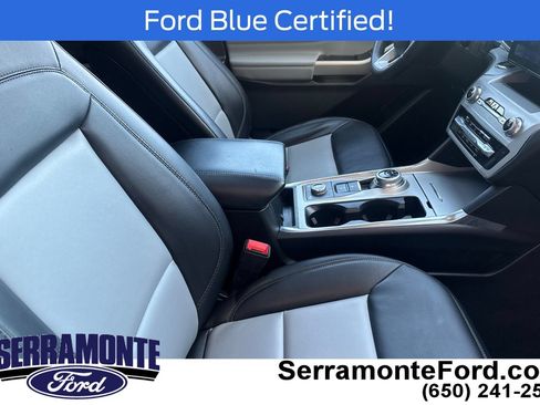 Used 2022 Ford Explorer XLT w/ Equipment Group 202A AWD/4WD image 19