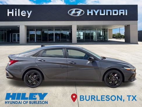 New 2026 Hyundai Elantra SEL Sport Premium FWD image 3