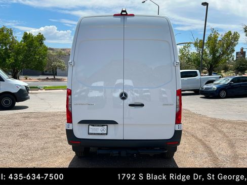 Used 2026 Mercedes-Benz Sprinter 2500 image 4