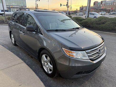 Used 2013 Honda Odyssey Touring image 3