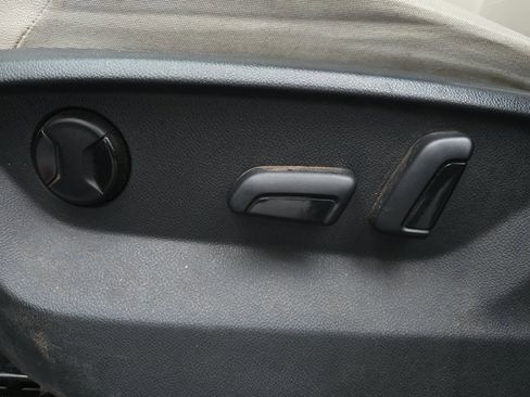 Used 2019 Volkswagen Tiguan S image 15