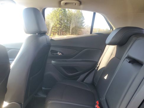 Used 2022 Buick Encore Preferred w/ Safety Package image 8