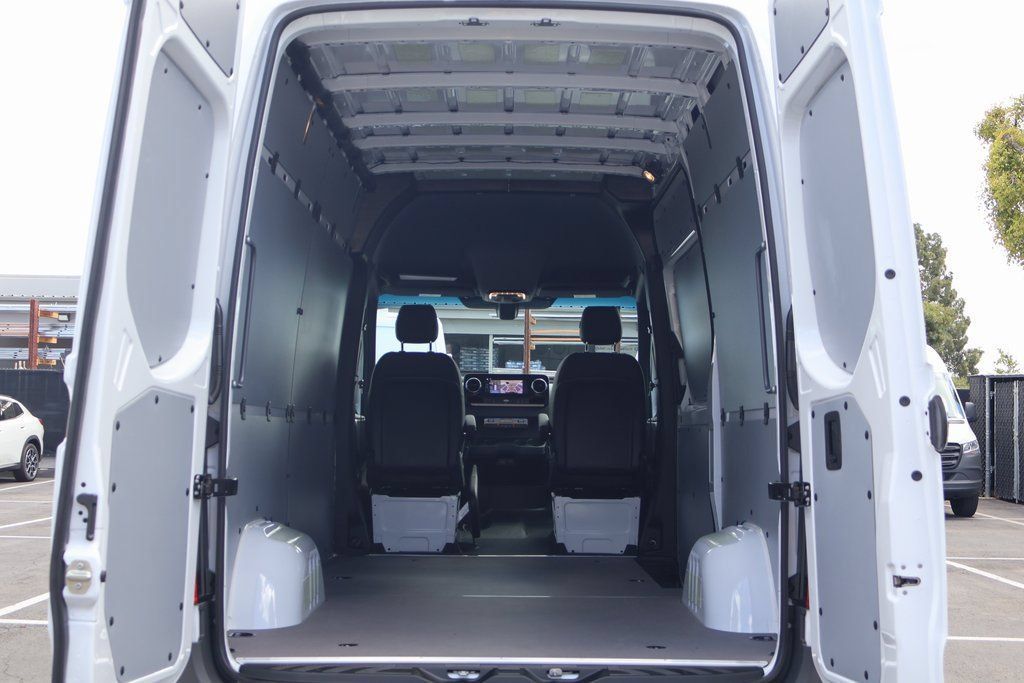 New 2026 Mercedes-Benz Sprinter 2500 image 10