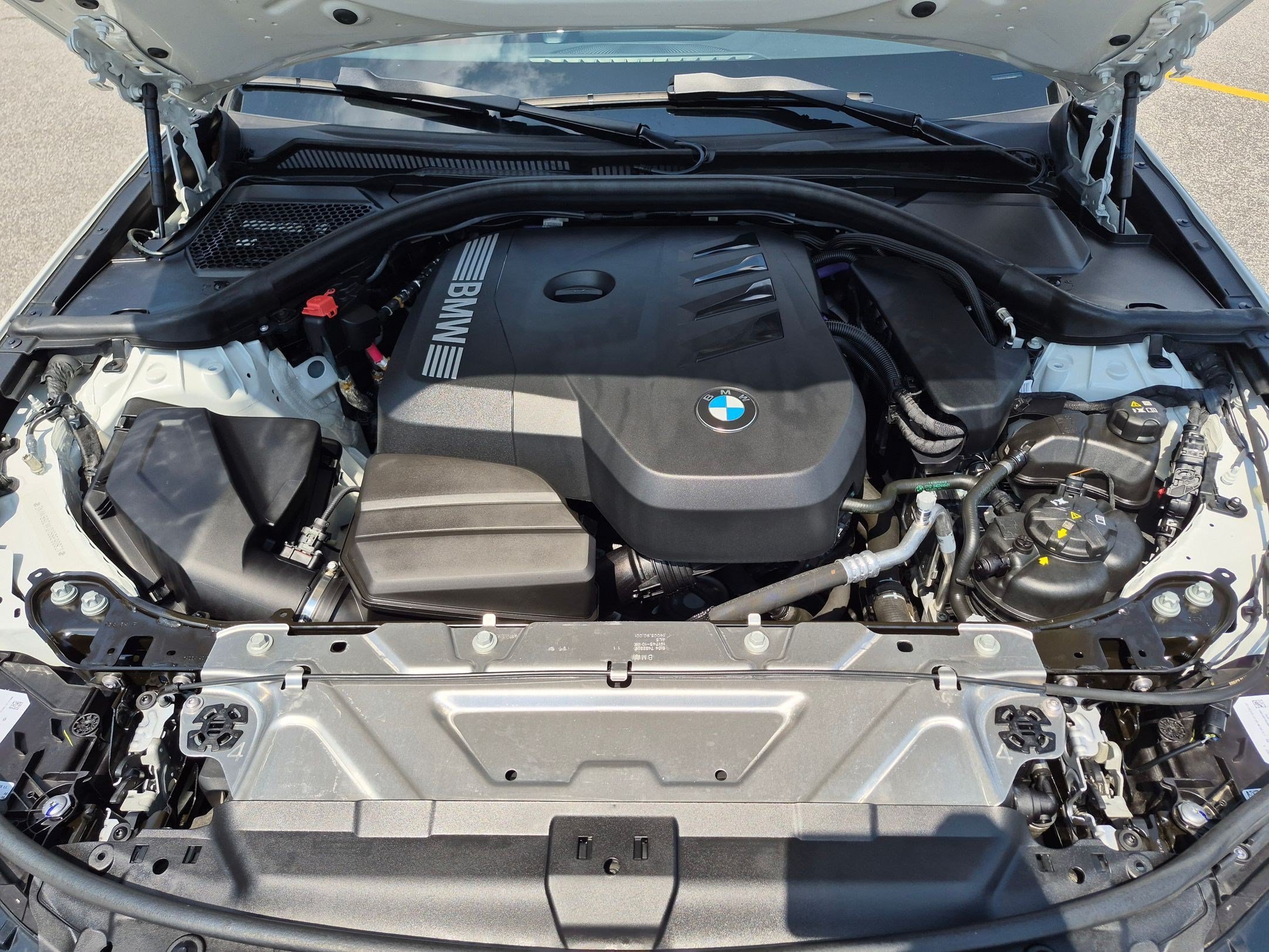 Used 2025 BMW 330i Sedan w/ M Sport Package RWD image 41