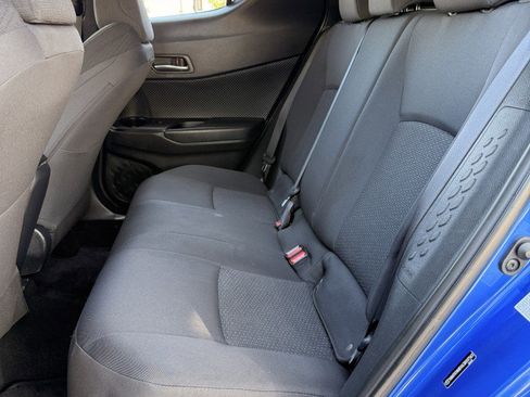 Used 2018 Toyota C-HR XLE FWD image 36