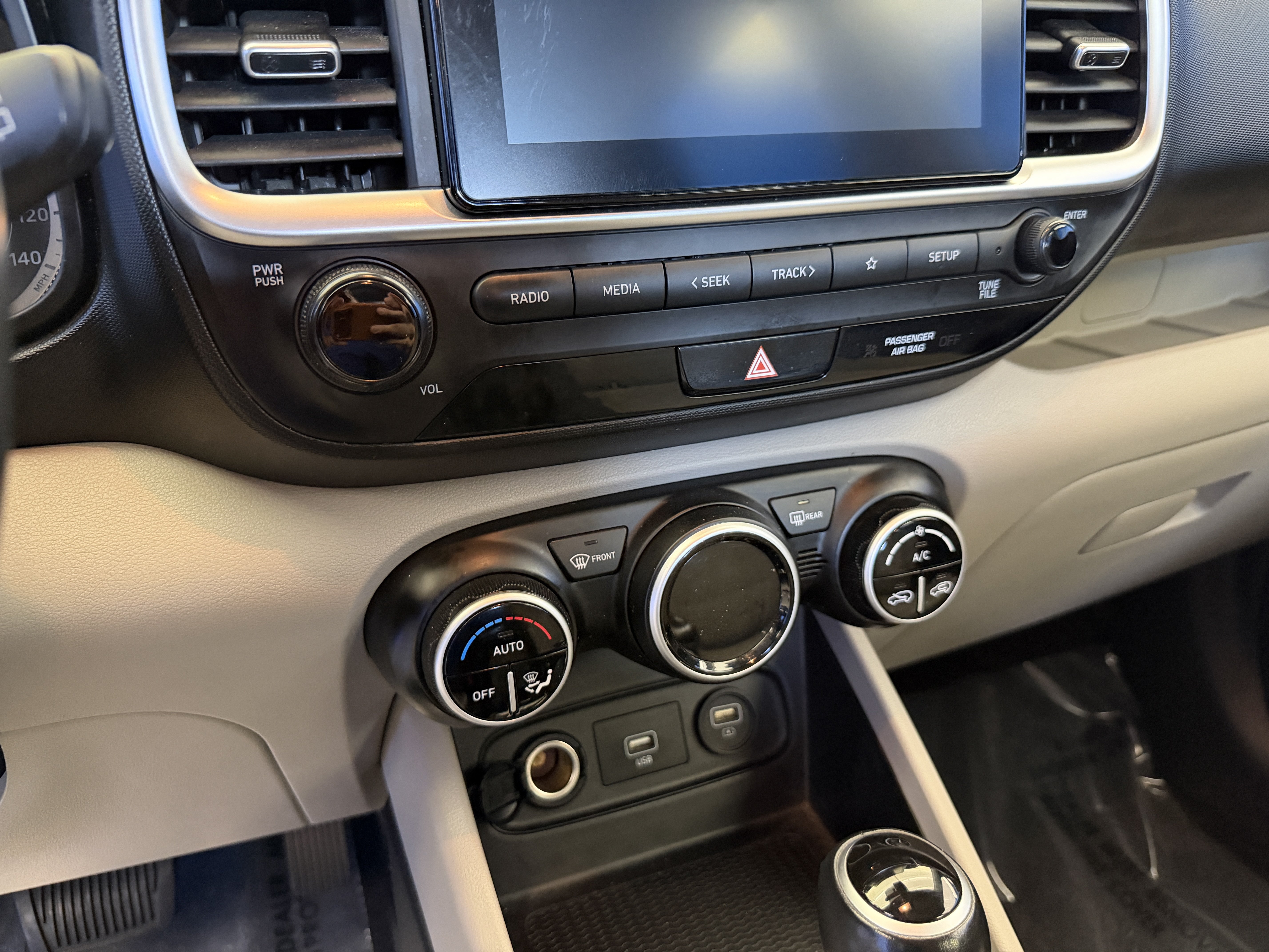 Used 2021 Hyundai Venue SEL FWD image 19