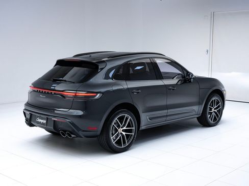 Certified 2026 Porsche Macan AWD/4WD image 9
