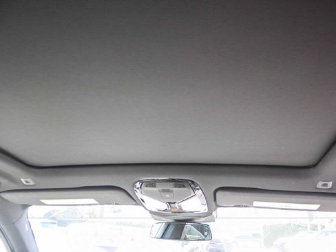 Used 2025 BMW X5 sDrive40i w/ M Sport Package RWD image 14