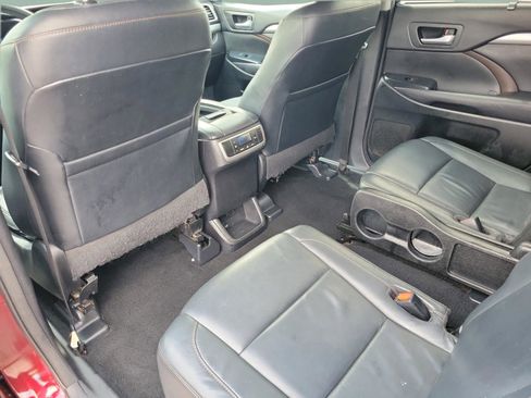 Used 2016 Toyota Highlander XLE FWD image 9