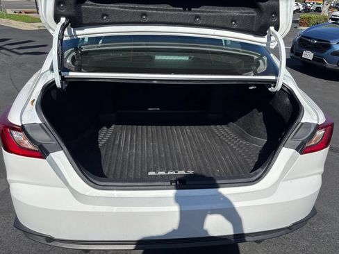 Used 2026 Toyota Camry SE w/ Convenience Package FWD image 10
