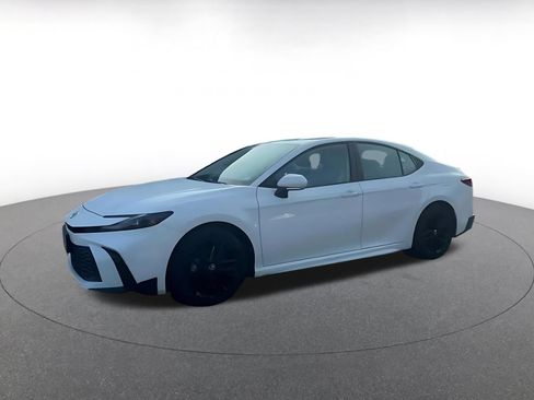 Used 2026 Toyota Camry SE FWD image 8