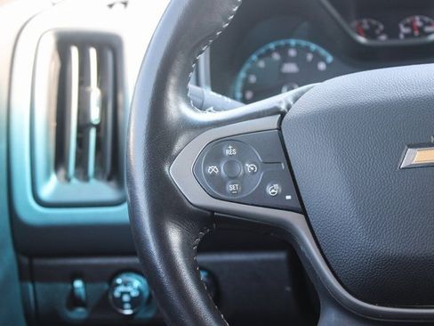 Used 2020 Chevrolet Colorado Z71 image 30
