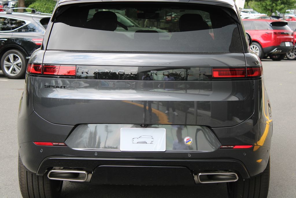 New 2026 Land Rover Range Rover Sport Dynamic SE AWD/4WD image 5