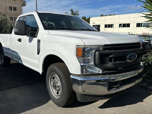 Used 2022 Ford F250 XL w/ Power Equipment Group RWD image 2