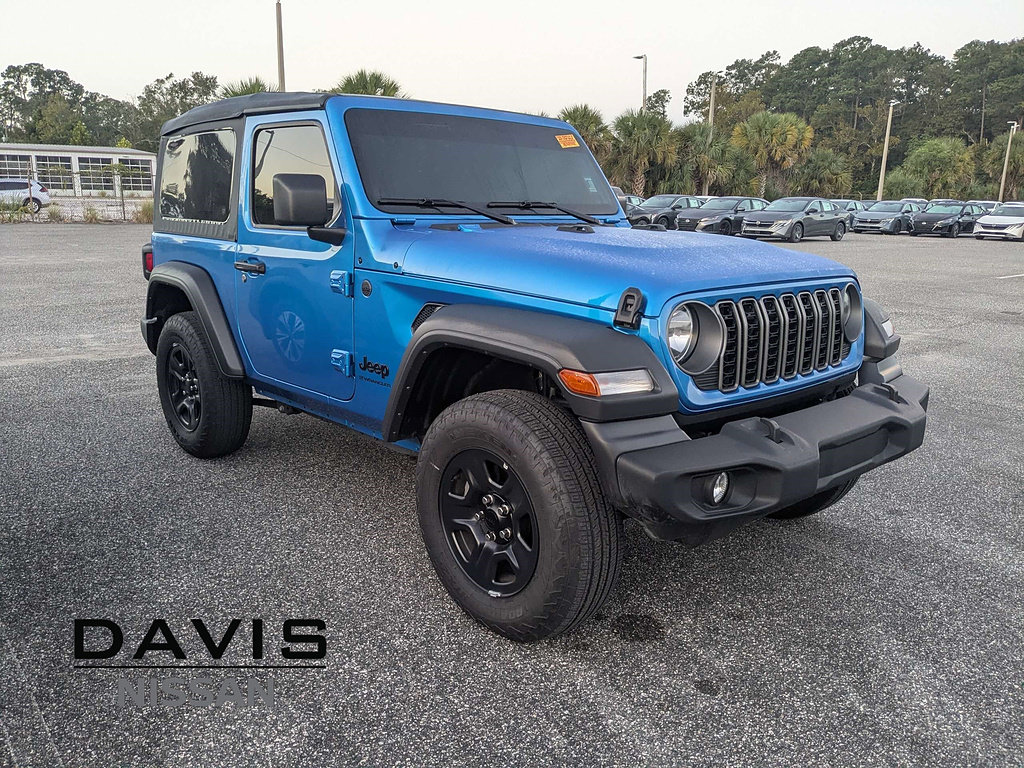 Used 2025 Jeep Wrangler Sport AWD/4WD image 2
