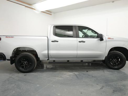 Used 2019 Chevrolet Silverado 1500 Custom Trail Boss w/ Custom Convenience Package AWD/4WD image 10