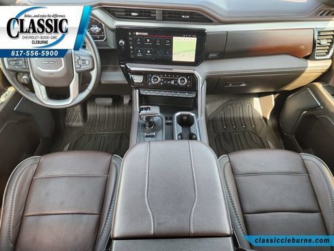 Used 2024 GMC Sierra 1500 Denali w/ Technology Package AWD/4WD image 2