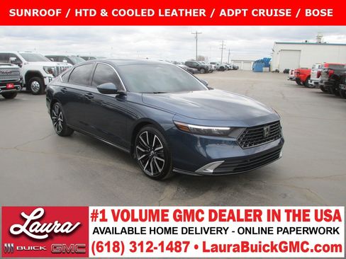 Used 2025 Honda Accord Touring image 1