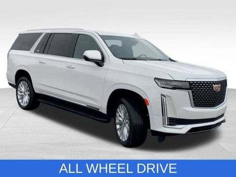 Used 2023 Cadillac Escalade ESV Luxury AWD/4WD image 2