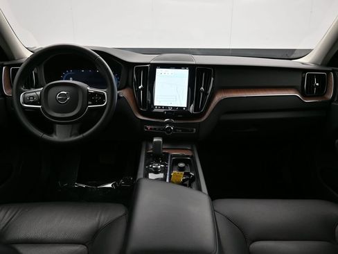 Used 2024 Volvo XC60 B5 Plus image 43