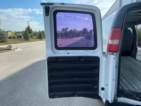 Used 2008 GMC Savana 1500 Van 3D image 17