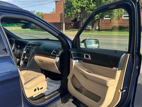 Used 2016 Ford Explorer Limited w/ Equipment Group 301A AWD/4WD image 25