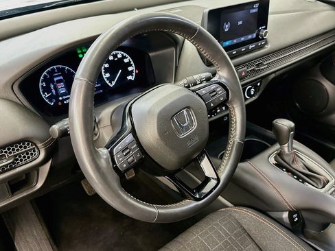 Used 2025 Honda HR-V Sport image 18