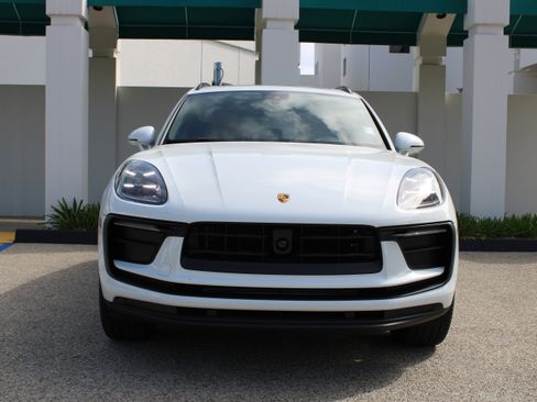 New 2026 Porsche Macan AWD/4WD image 10