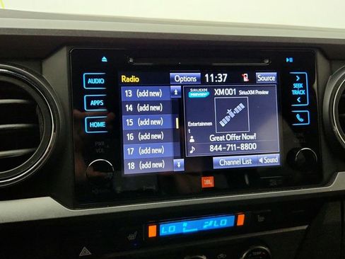 Used 2018 Toyota Tacoma TRD Sport image 18