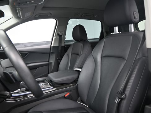 Used 2023 Audi Q7 3.0T Premium w/ Convenience Package image 17