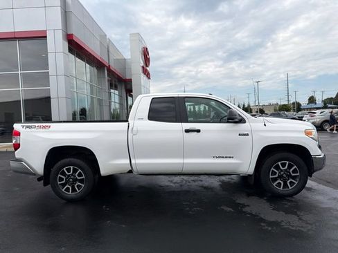 Used 2016 Toyota Tundra SR5 w/ TRD Off Road Package AWD/4WD image 8