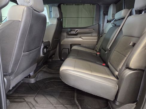 Used 2022 Chevrolet Silverado 1500 ZR2 w/ Technology Package image 9