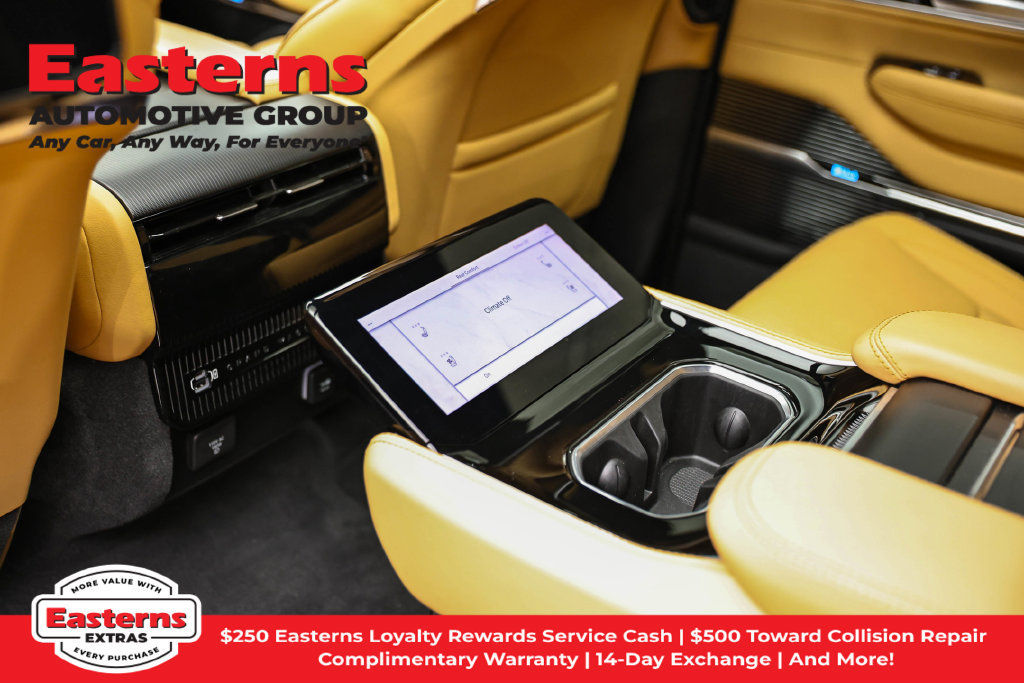 Used 2025 Jeep Grand Wagoneer Series III w/ Rear Seat Video Group 1 AWD/4WD image 25