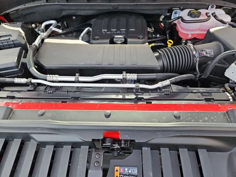 Used 2025 Chevrolet Silverado 1500 Custom image 15