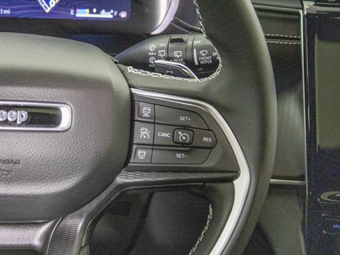 New 2025 Jeep Grand Cherokee Altitude image 36