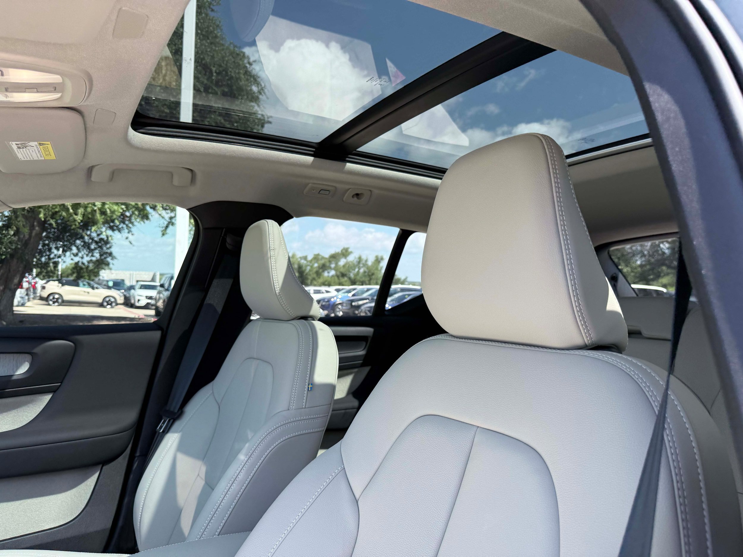 New 2026 Volvo XC40 B4 Plus w/ Protection Package Premier FWD image 13
