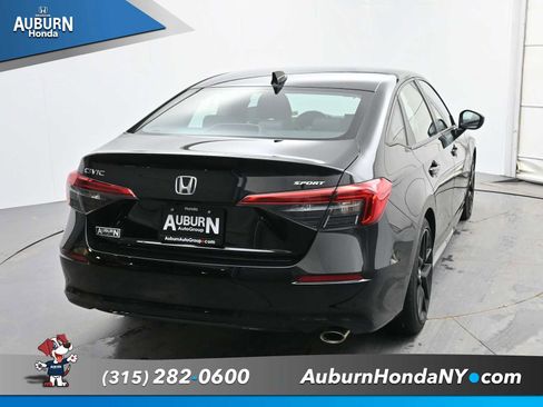 Used 2023 Honda Civic Sport image 4