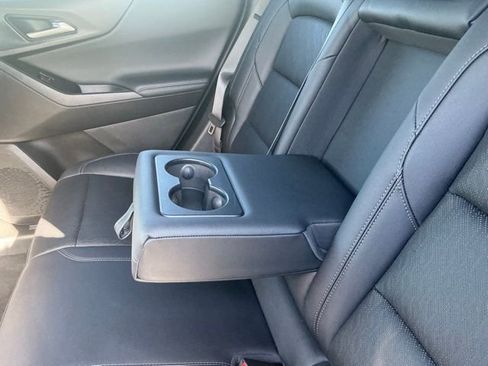 Used 2025 Chevrolet Equinox LT w/ Convenience Package II FWD image 35